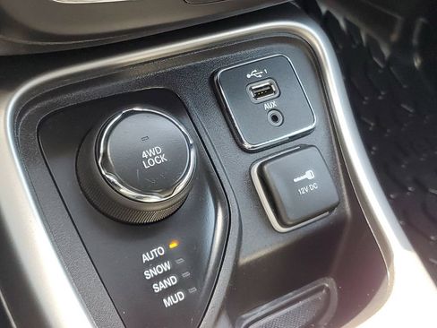 Used 2019 Jeep Compass Latitude AWD/4WD image 23