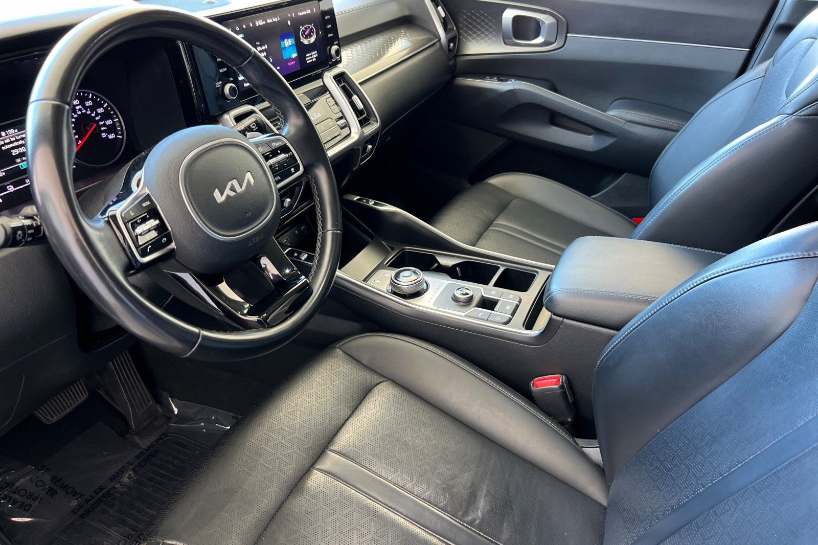 Used 2023 Kia Sorento EX w/ Panoramic Sunroof Package FWD image 13