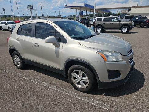 Used 2016 Chevrolet Trax LT w/ LT Convenience Package AWD/4WD image 1