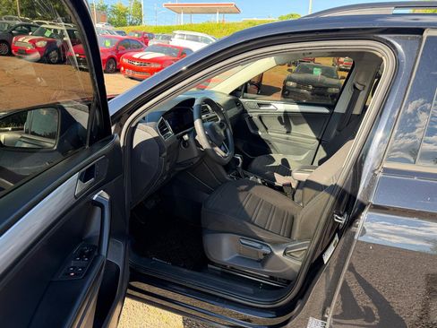 Used 2022 Volkswagen Tiguan S image 11
