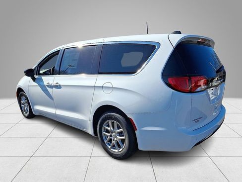 New 2026 Chrysler Voyager LX FWD image 5