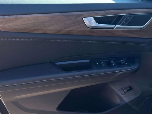 New 2026 Volkswagen Atlas SE FWD image 13