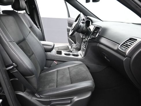 Used 2019 Jeep Grand Cherokee Altitude RWD image 24
