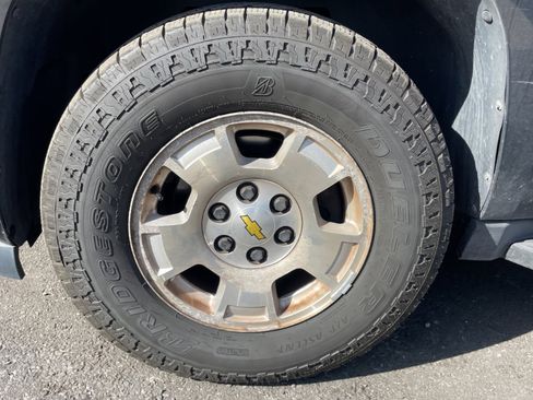 Used 2010 Chevrolet Suburban LT image 26