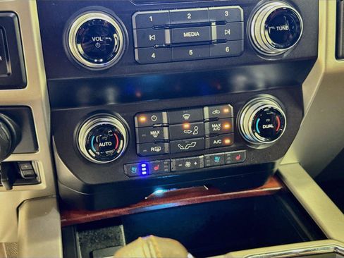 Used 2020 Ford F150 King Ranch w/ Equipment Group 601A Luxury AWD/4WD image 16
