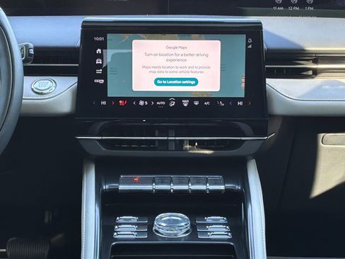 Used 2025 Lincoln Nautilus Reserve image 20