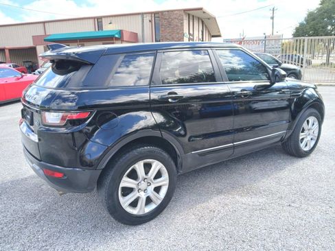 Used 2017 Land Rover Range Rover Evoque SE image 5
