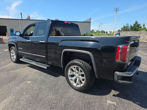 Used 2017 GMC Sierra 1500 SLT w/ SLT Premium Package AWD/4WD image 6