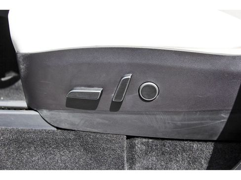 Used 2022 Tesla Model Y Performance AWD/4WD image 28