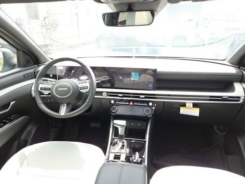 New 2025 Hyundai Santa Cruz Limited image 8