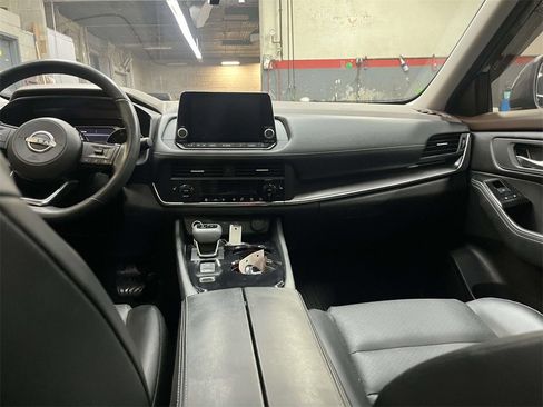 Certified 2023 Nissan Rogue SV w/ SV Premium B Package image 13