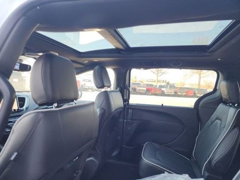 New 2026 Chrysler Pacifica Limited image 2
