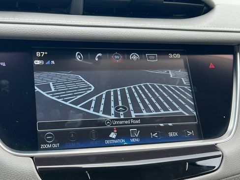 Used 2018 Cadillac XT5 Luxury w/ Driver Awareness Package AWD/4WD image 27