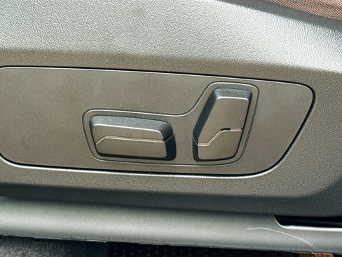 Used 2025 BMW X1 xDrive28i w/ Technology Package image 24