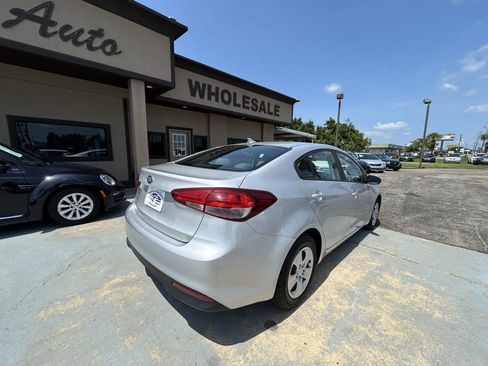 Used 2018 Kia Forte LX FWD image 7