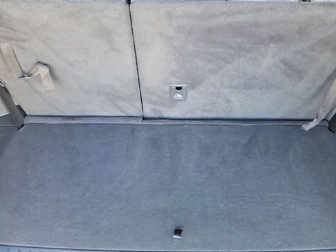 Used 2023 Toyota Highlander LE image 8