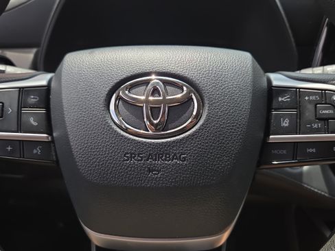Used 2022 Toyota Highlander L FWD image 29