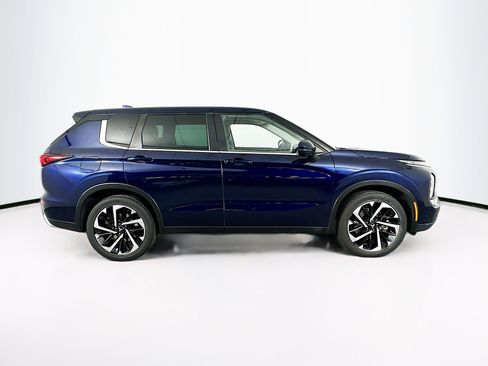 Used 2023 Mitsubishi Outlander SE image 10