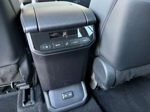 Used 2025 Toyota Highlander XSE AWD/4WD image 24