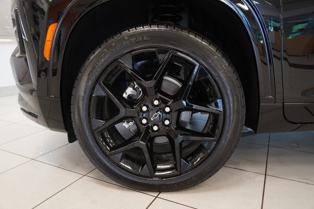 New 2026 Chevrolet Traverse RS w/ LPO, Floor Liner Package AWD/4WD image 18