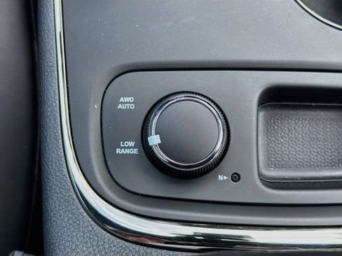 Used 2018 Dodge Durango R/T w/ Technology Group AWD/4WD image 30