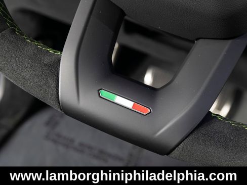Used 2024 Lamborghini Urus Performante AWD/4WD image 22