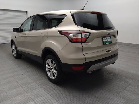Used 2017 Ford Escape SE w/ SE Cold Weather Package FWD image 5