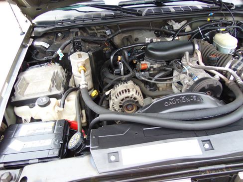 Used 2002 Chevrolet Blazer LS w/ Preferred Equipment Group image 48