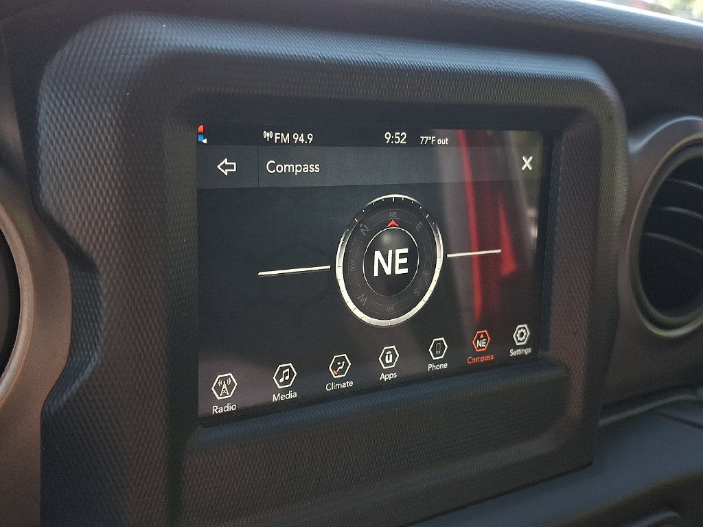 Used 2023 Jeep Wrangler Unlimited Sport AWD/4WD image 3