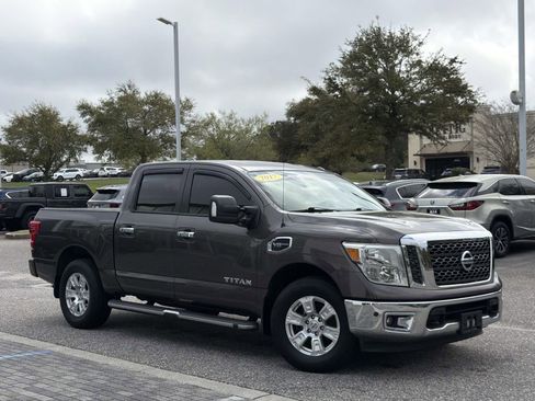 Used 2017 Nissan Titan SV image 26