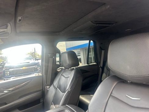 Used 2020 Cadillac Escalade Platinum w/ Escalade Sport Edition AWD/4WD image 5