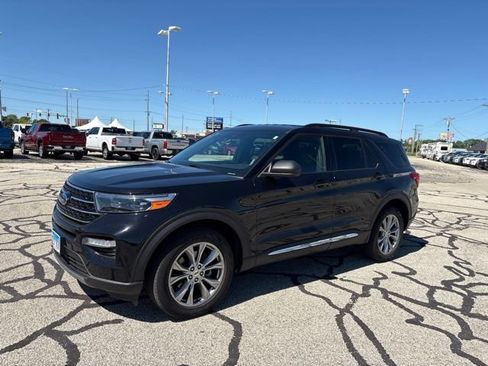 Used 2020 Ford Explorer XLT w/ Equipment Group 202A AWD/4WD image 1