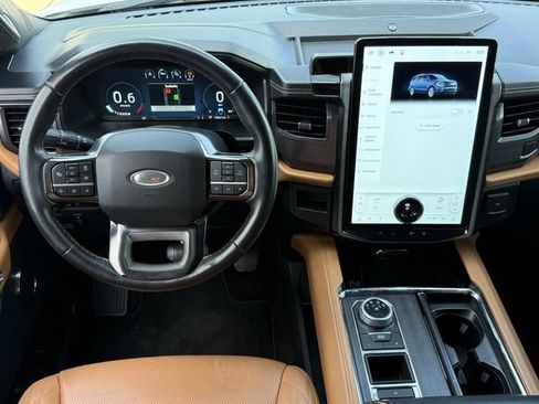 Used 2022 Ford Expedition Platinum RWD image 11