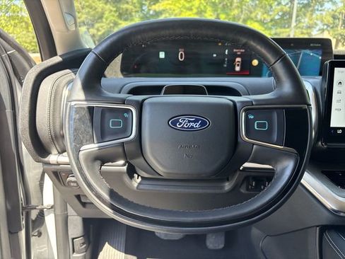 Used 2025 Ford Expedition Platinum AWD/4WD image 14