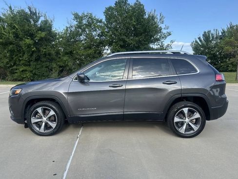Used 2019 Jeep Cherokee Limited FWD image 9