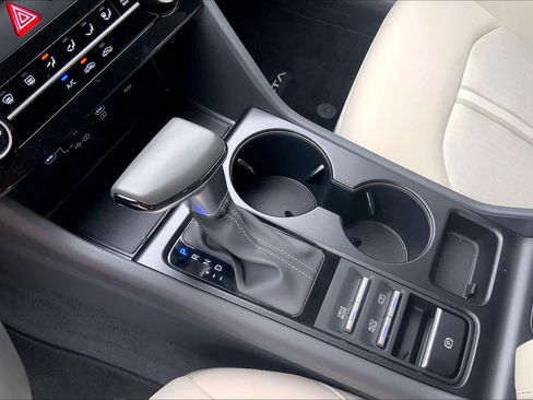 Used 2025 Hyundai Sonata SE FWD image 16