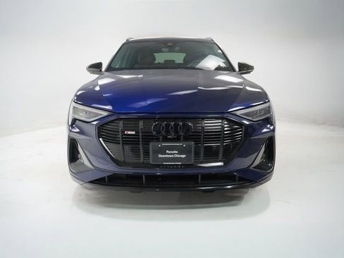 Used 2022 Audi e-tron Chronos image 7