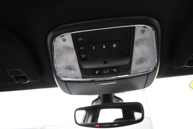 Used 2018 Dodge Durango R/T w/ Blacktop Package AWD/4WD image 12