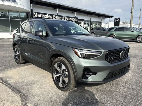 New 2026 Volvo XC40 B5 Plus w/ Protection Package Premier image 7