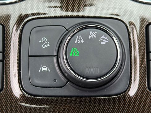 Used 2023 GMC Acadia AT4 w/ Technology Package AWD/4WD image 40