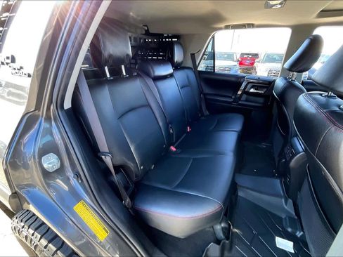 Used 2018 Toyota 4Runner TRD Off-Road image 18