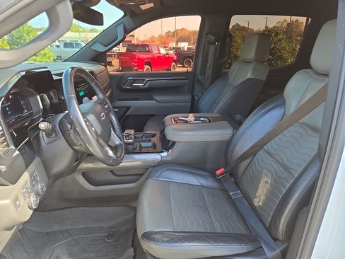 Used 2022 Chevrolet Silverado 1500 ZR2 image 17