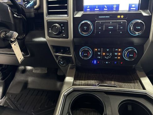 Used 2020 Ford F250 Lariat w/ Lariat Value Package AWD/4WD image 17