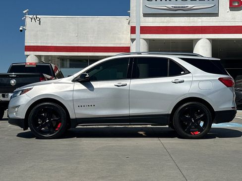 Used 2020 Chevrolet Equinox Premier w/ Premier Redline Edition FWD image 3