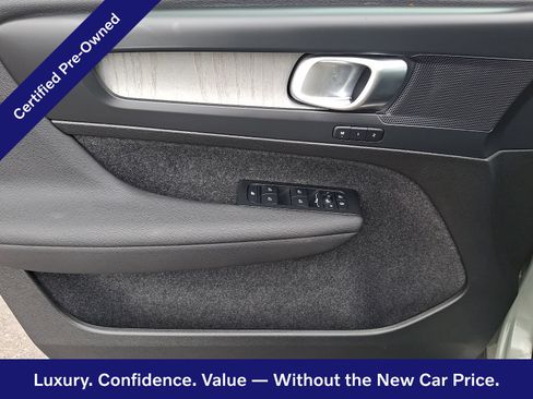 Certified 2025 Volvo XC40 B5 Plus AWD/4WD image 13