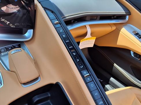 Used 2025 Chevrolet Corvette Stingray Premium Cpe w/ Z51 Performance Package RWD image 16