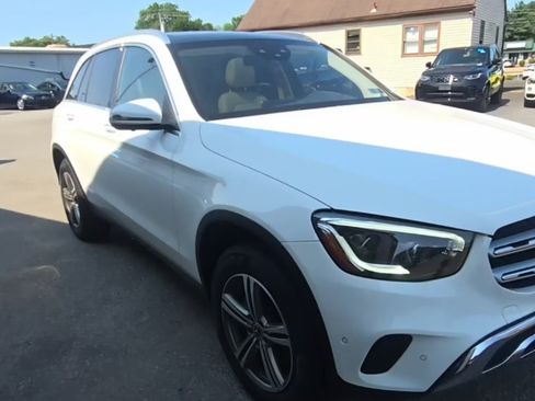 Used 2021 Mercedes-Benz GLC 300 4MATIC image 3