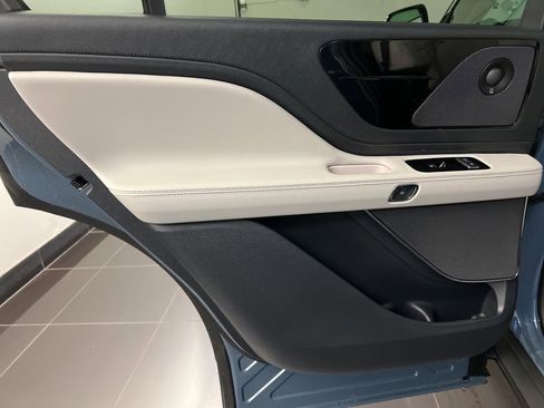 New 2026 Lincoln Aviator Reserve image 37