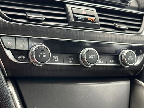 Used 2021 Honda Accord Touring image 17