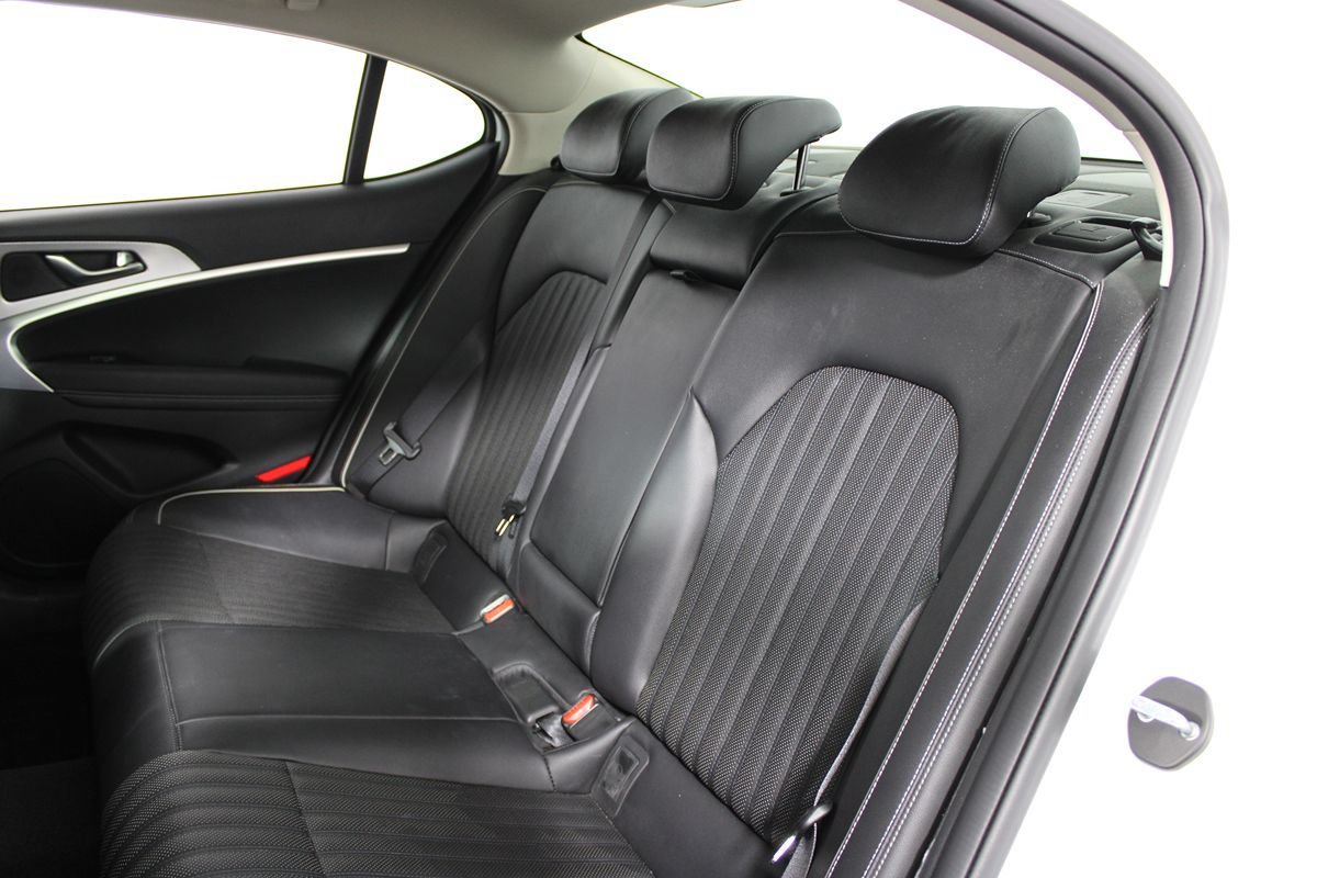 Used 2022 Genesis G70 2.0T w/ Prestige Package RWD image 28